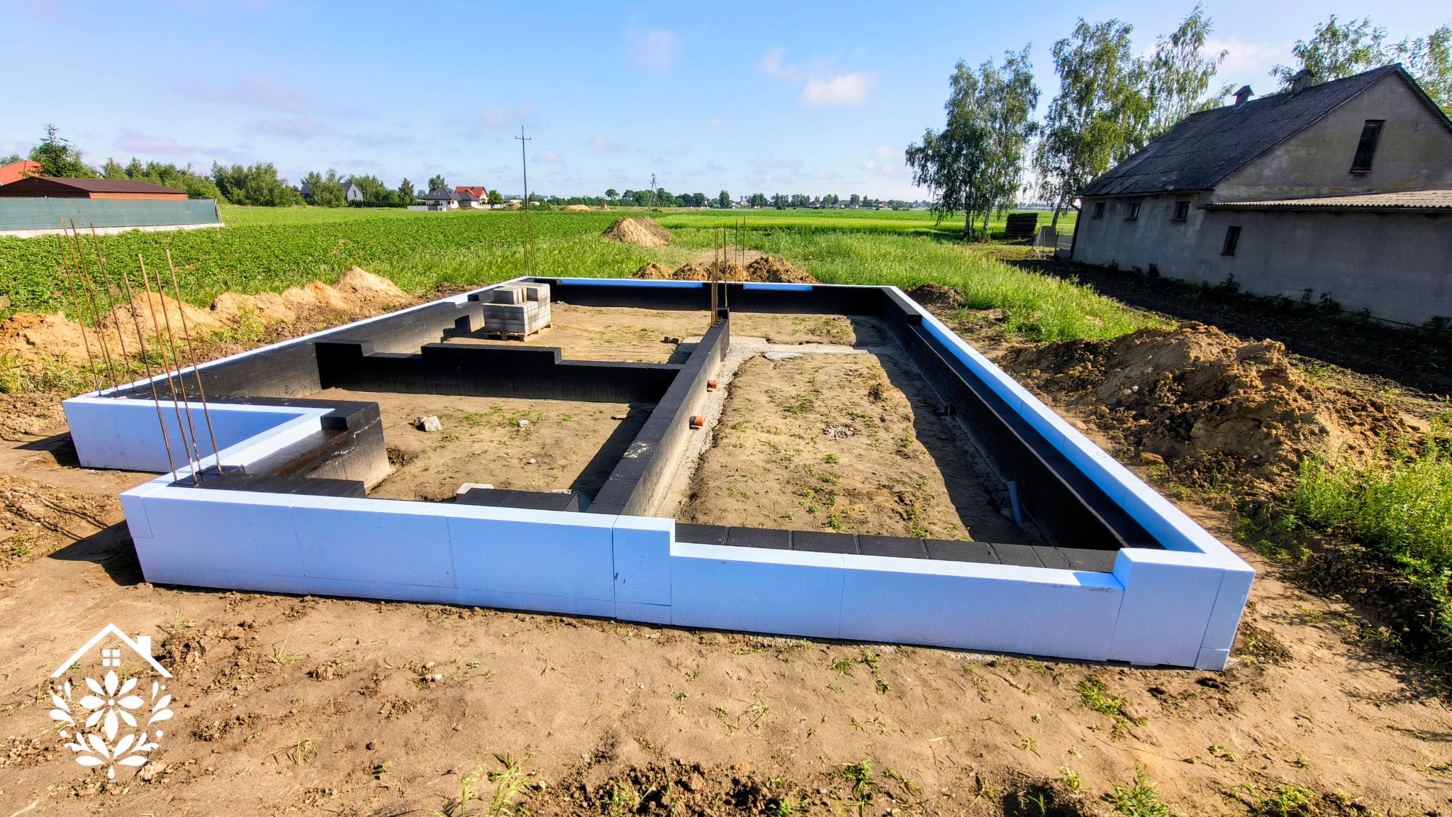 Gotowe ściany fundamentowe domu